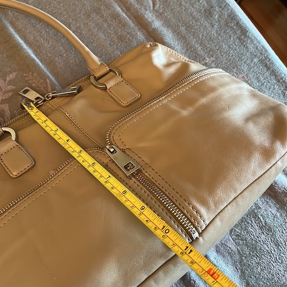 Danier leather handbag - Picture 13 of 13